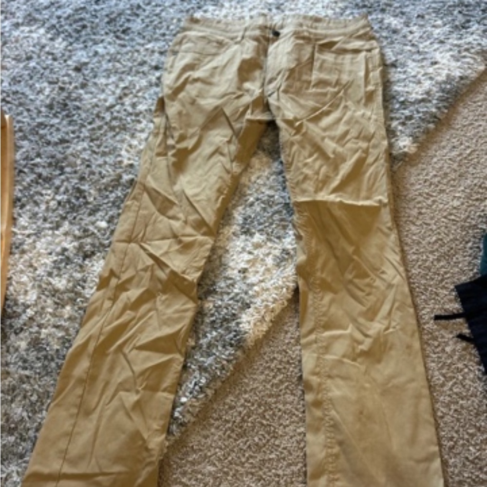 Men's Khaki Straight-Leg Pants - Brand Unspecified